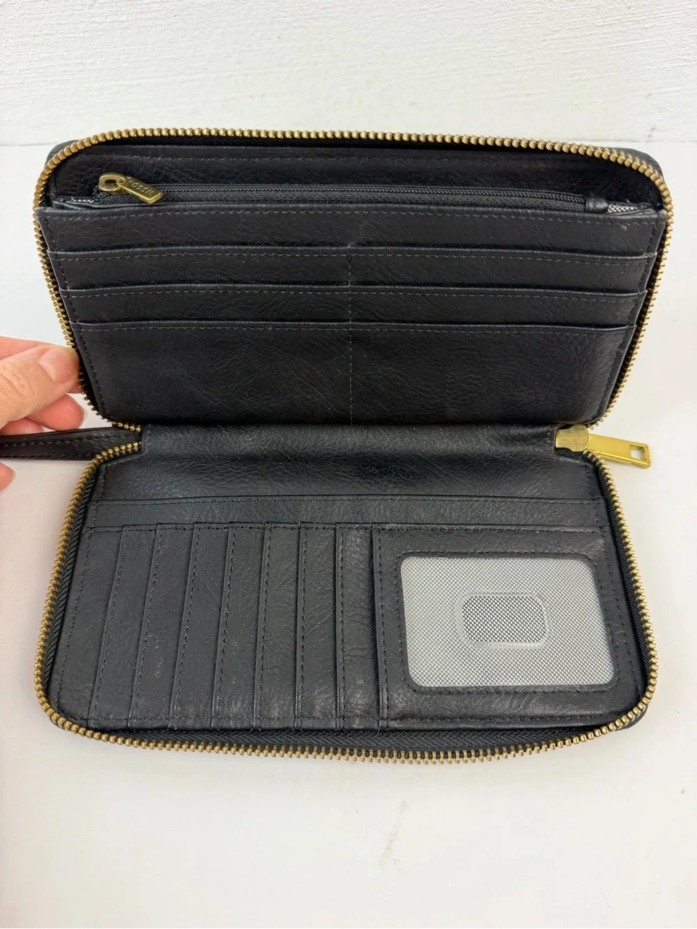 Fossil Liza Large Black Leather Zip Around Wallet